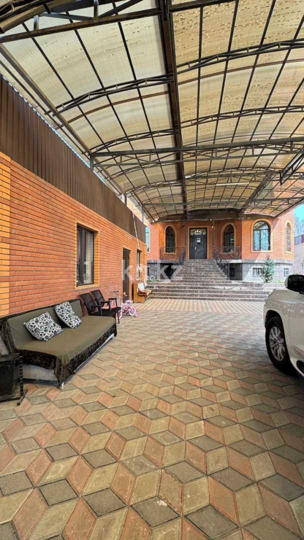 Продажа 7-комнатного дома, 520 м² - Продажа домов, коттеджей в Алматы фото 1 из 3