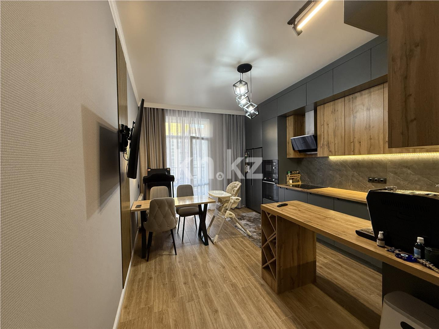 Продажа 3-комнатной квартиры, 91 м², ул. Ашимова - Продажа  трехкомнатных квартир в Караганде фото 19 из 26