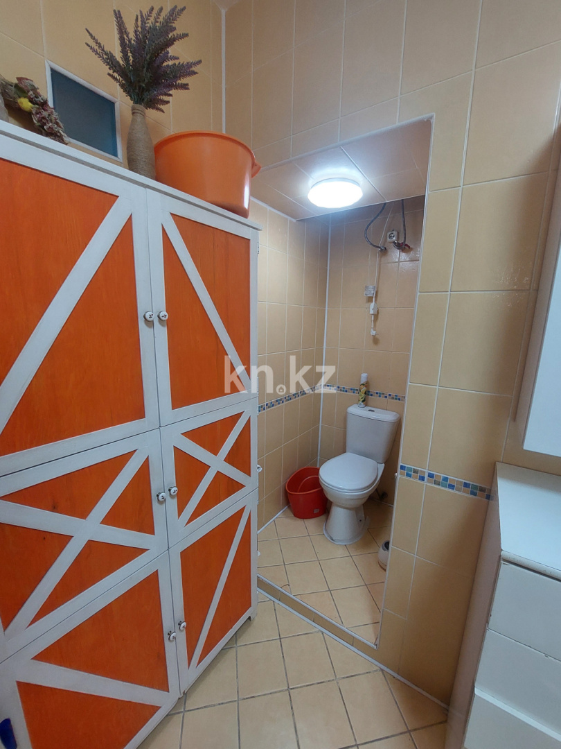 Продажа 2-комнатной квартиры, 57 м², ул. Аханова (Театральная), дом  54 в Караганде - фото 13