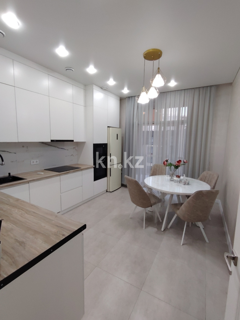 Продажа 3-комнатной квартиры, 95.6 м², ул. Дюсембекова, дом  83/2 - Продажа  трехкомнатных квартир в Караганде без посредников с фото фото 1 из 23