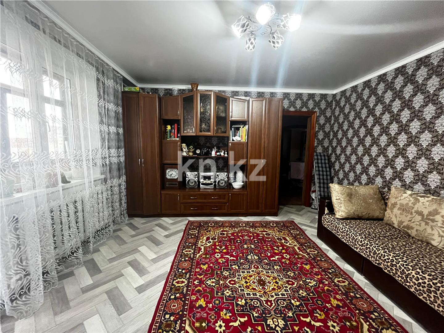 Продажа 3-комнатной квартиры, 63 м², мкр-н Голубые Пруды - Продажа квартир в Караганде фото 2 из 14