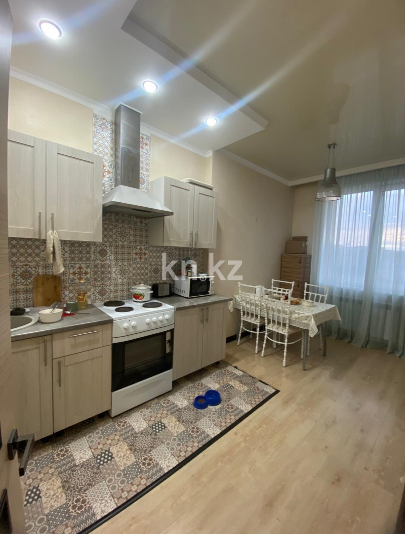 Аренда 2-комнатной квартиры, 60 м², ул. Керей, Жанибек хандар, дом  28 - Аренда квартир помесячно в Казахстане фото 1 из 9