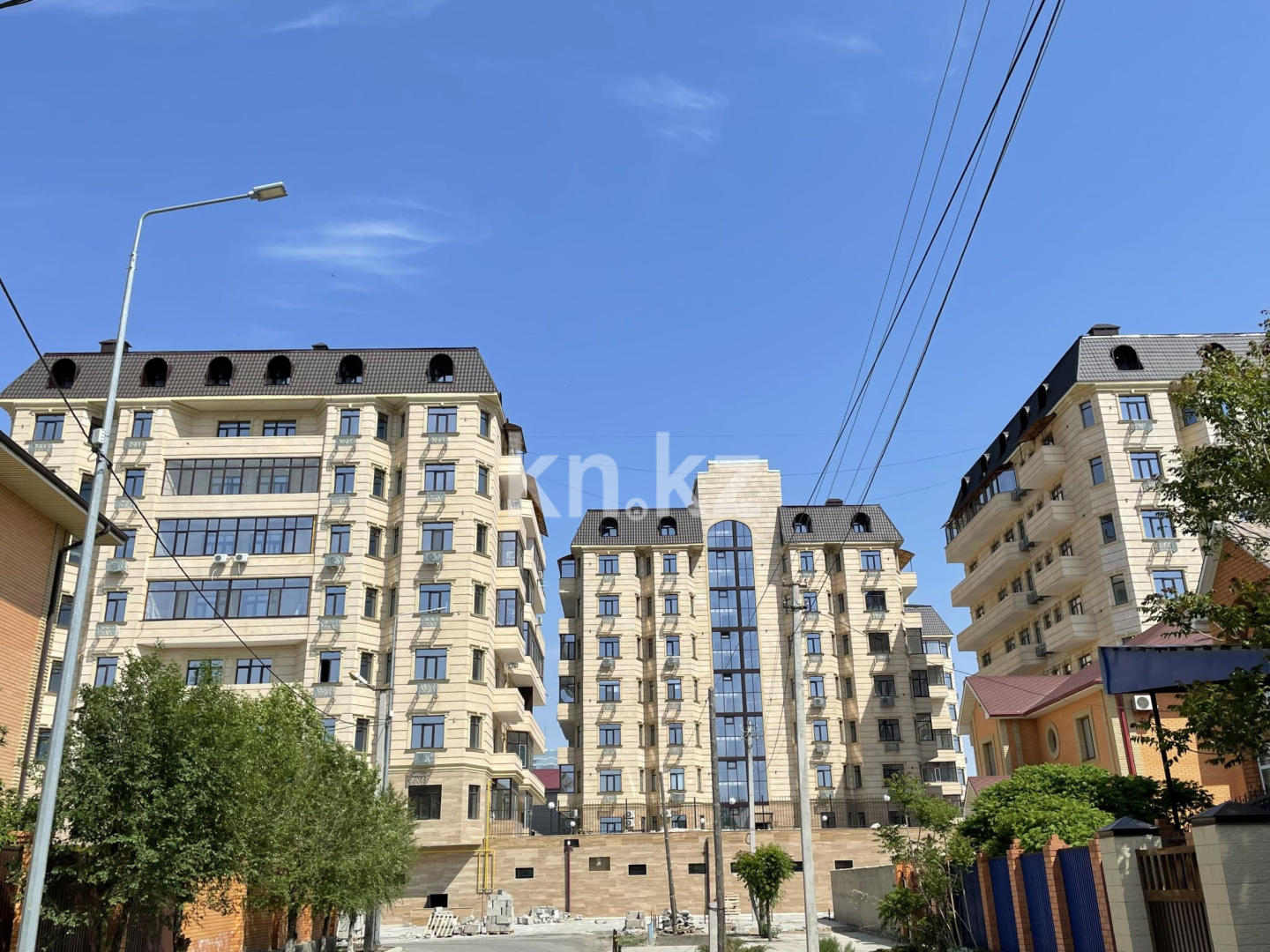 Продажа 5-комнатной квартиры, 191.2 м², ул. Сейфуллина, дом  5в - Продажа квартир в Атырау фото 1 из 16