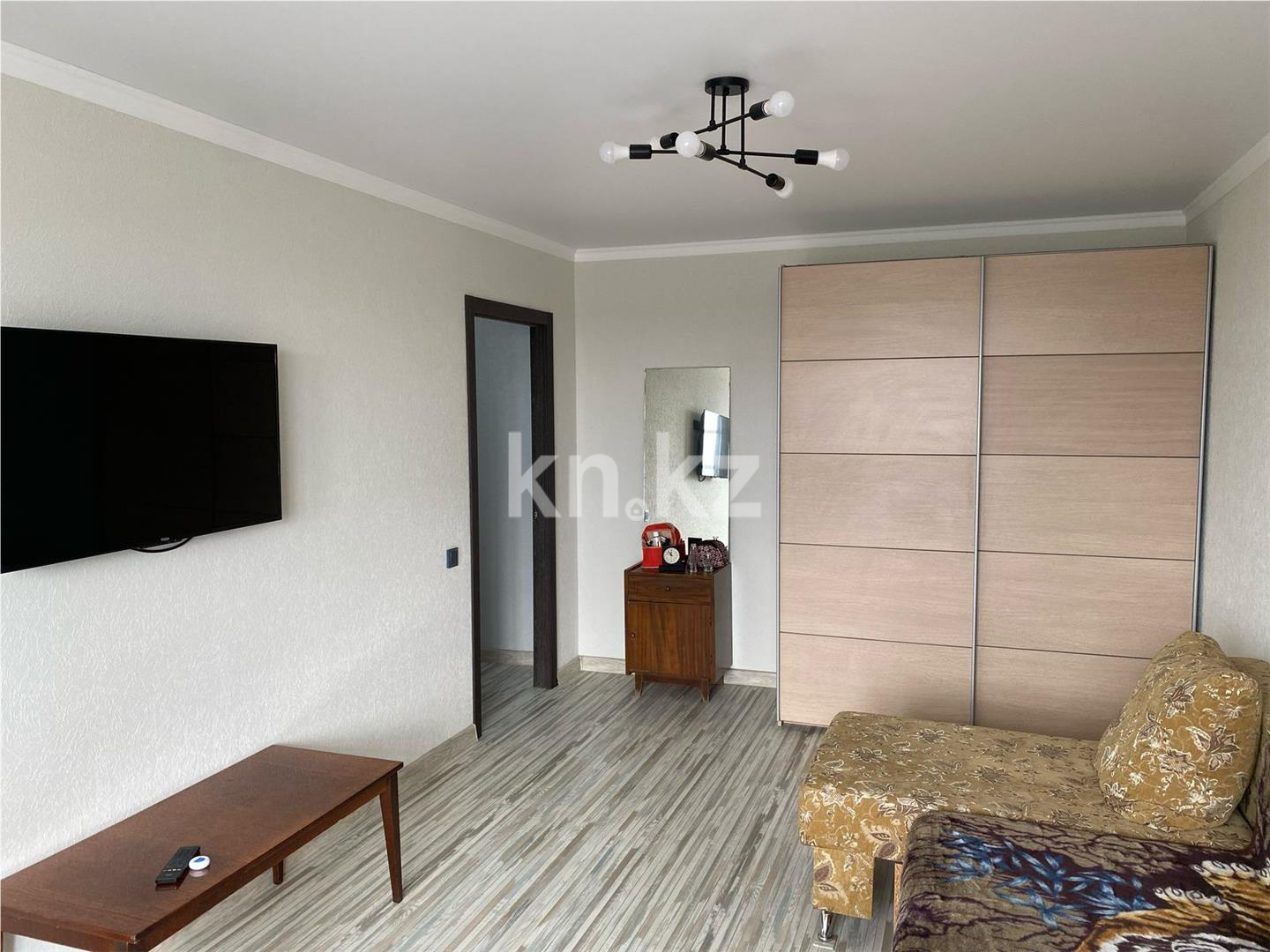 Продажа 2-комнатной квартиры, 45 м², пр. Строителей - Продажа  двухкомнатных квартир в Караганде фото 1 из 14