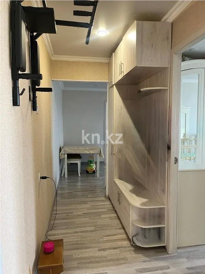 Продажа 4-комнатной квартиры, 61 м², мкр-н 18, дом  21 в Караганде - фото 4