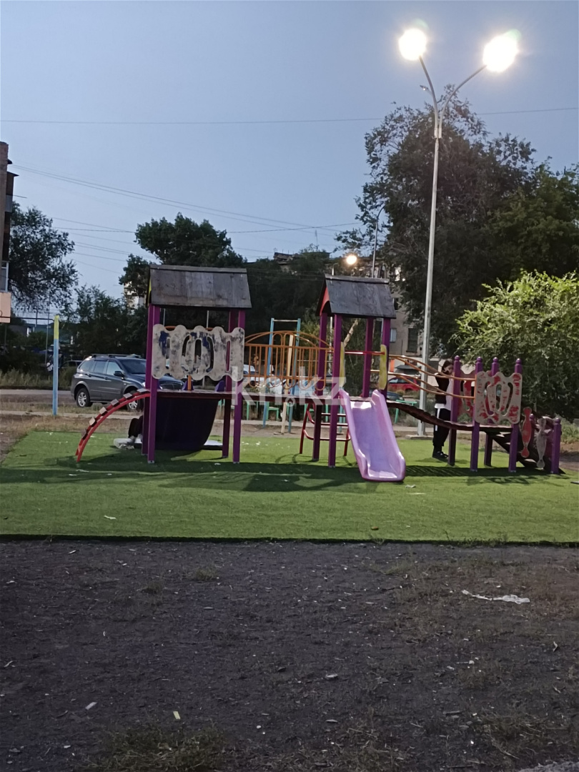 Продажа 2-комнатной квартиры, 43 м², 11 кв-л, дом  10 в Караганде - фото 4