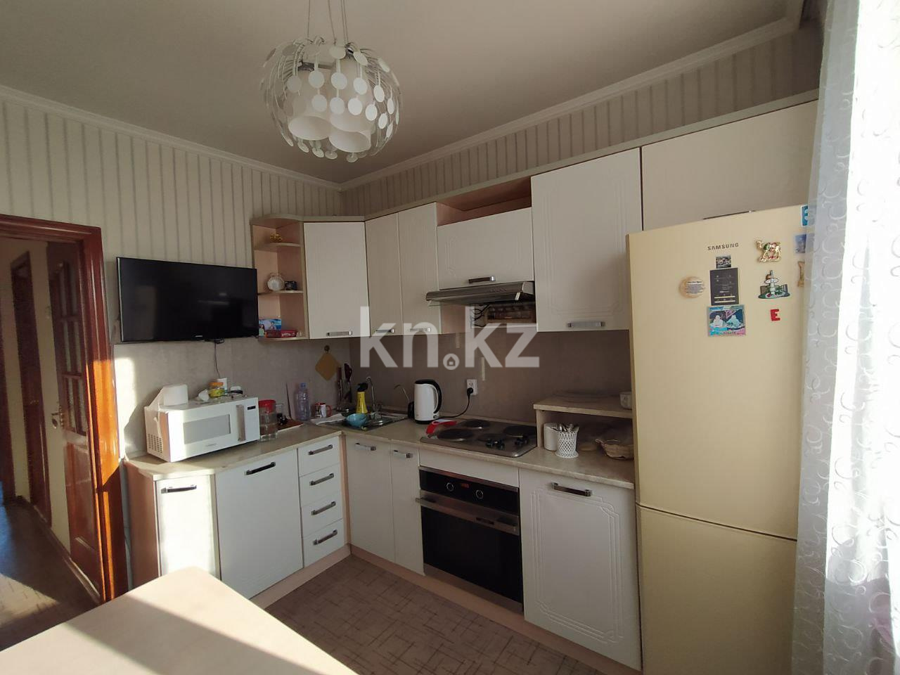 Продажа 3-комнатной квартиры, 64 м², мкр-н Гульдер-1 - Продажа квартир в Караганде фото 10 из 17