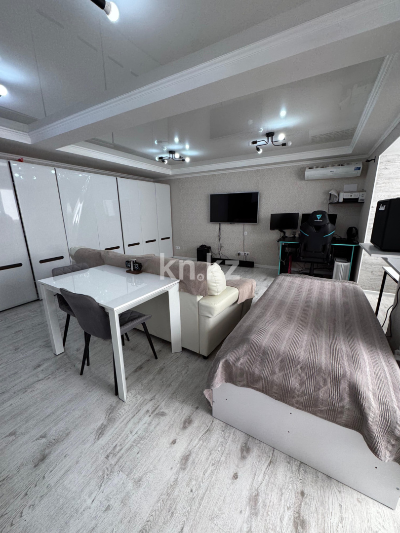 Продажа 2-комнатной квартиры, 55.4 м², ул. Муканова в Караганде - фото 3