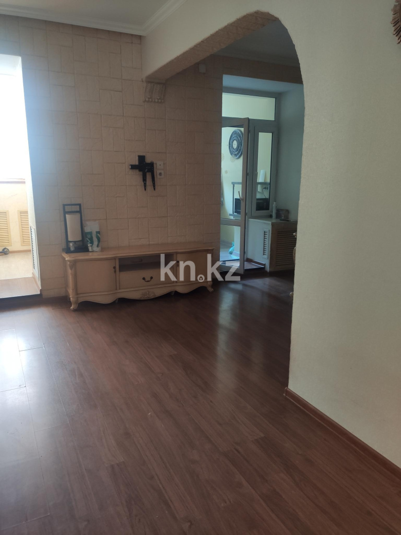 Продажа 3-комнатной квартиры, 77 м², ул. Лободы, дом  22 - Продажа  трехкомнатных квартир в Караганде без посредников фото 2 из 11