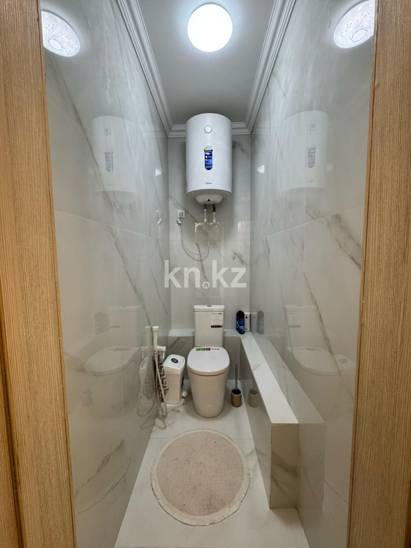 Продажа 3-комнатной квартиры, 89 м², пр. Шахтеров, дом  52 в Караганде - фото 17