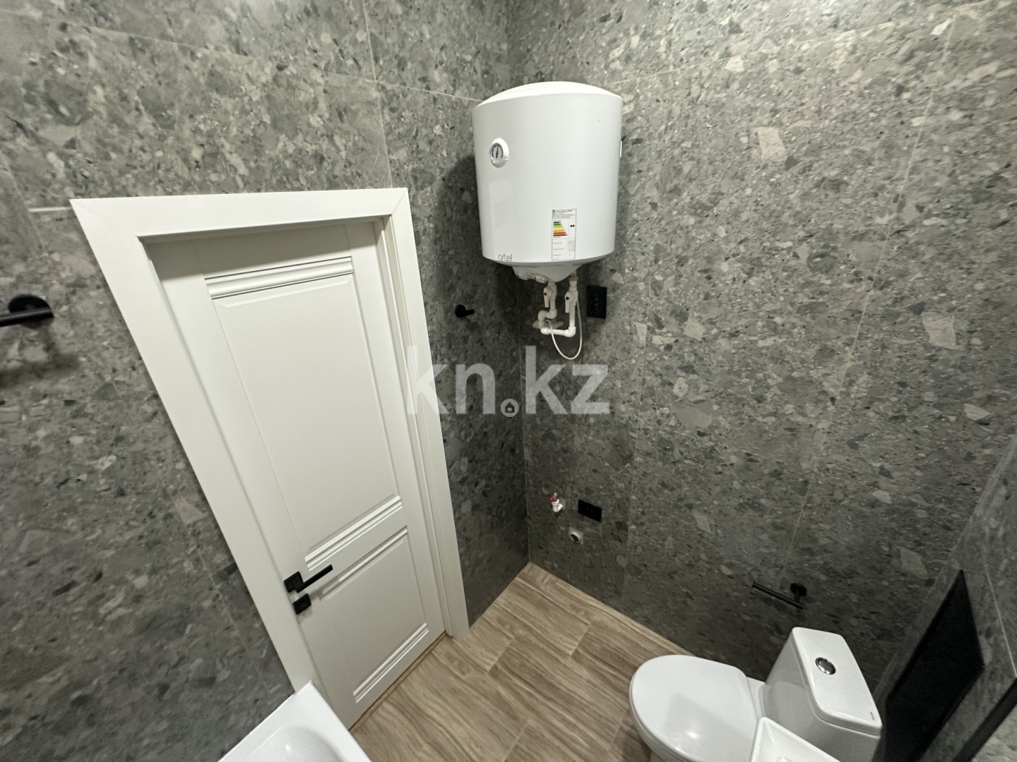 Продажа 2-комнатной квартиры, 38 м², ул. Муканова, дом  81 в Караганде - фото 5