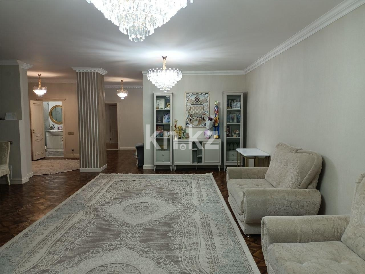 Продажа 4-комнатной квартиры, 177.6 м² в Астане