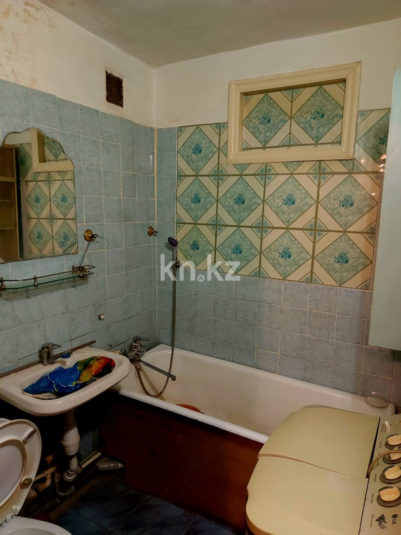 Продажа 2-комнатной квартиры, 41.5 м², 12-й мкр. - Продажа квартир в Караганде фото 8 из 9