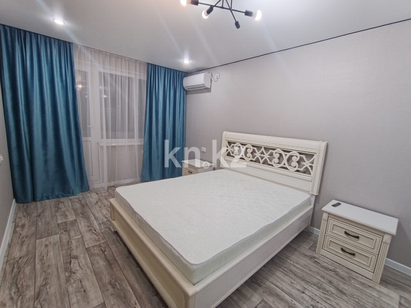 Аренда 1-комнатной квартиры посуточно, 36 м², ул. Доспановой, дом  102 - Аренда жилой и коммерческой недвижимости в Уральске фото 1 из 5