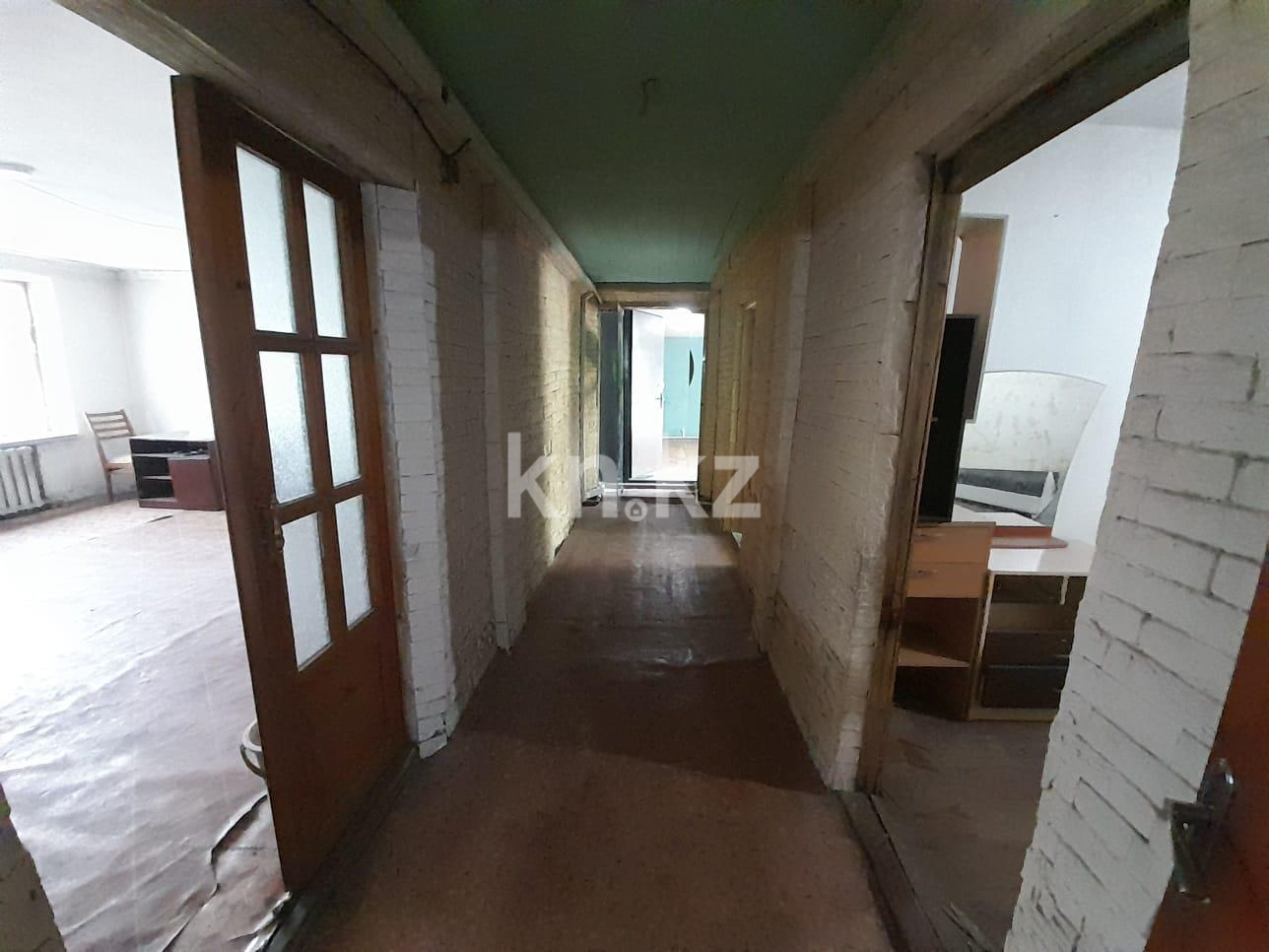 Продажа 4-комнатной квартиры, 96 м², ул. Степная, дом  1а - Продажа  четырехкомнатных квартир в Караганде фото 7 из 27