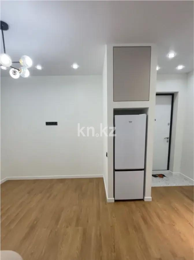 Продажа 3-комнатной квартиры, 43 м², ул. Толе би, дом  285/8 в Алматы - фото 3