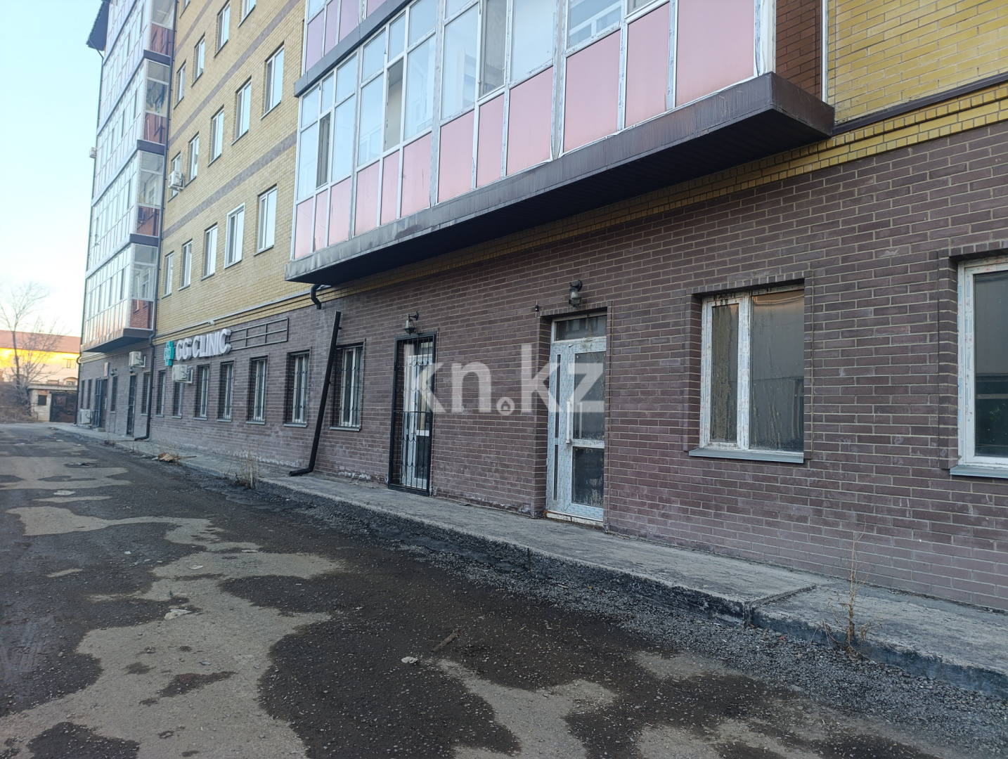 Продажа помещения, 120 м² - Продажа офисных и торговых помещений в Караганде фото 1 из 9