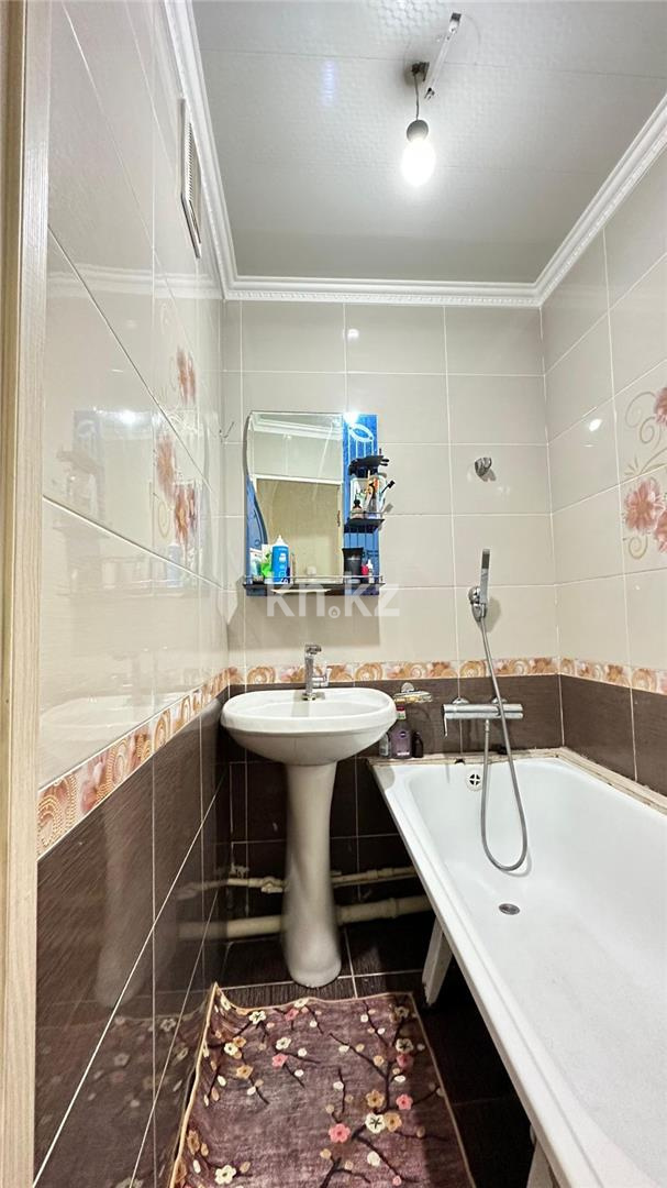 Продажа 3-комнатной квартиры, 48 м², мкр-н 17 - Продажа  трехкомнатных квартир в Караганде с фото фото 7 из 8