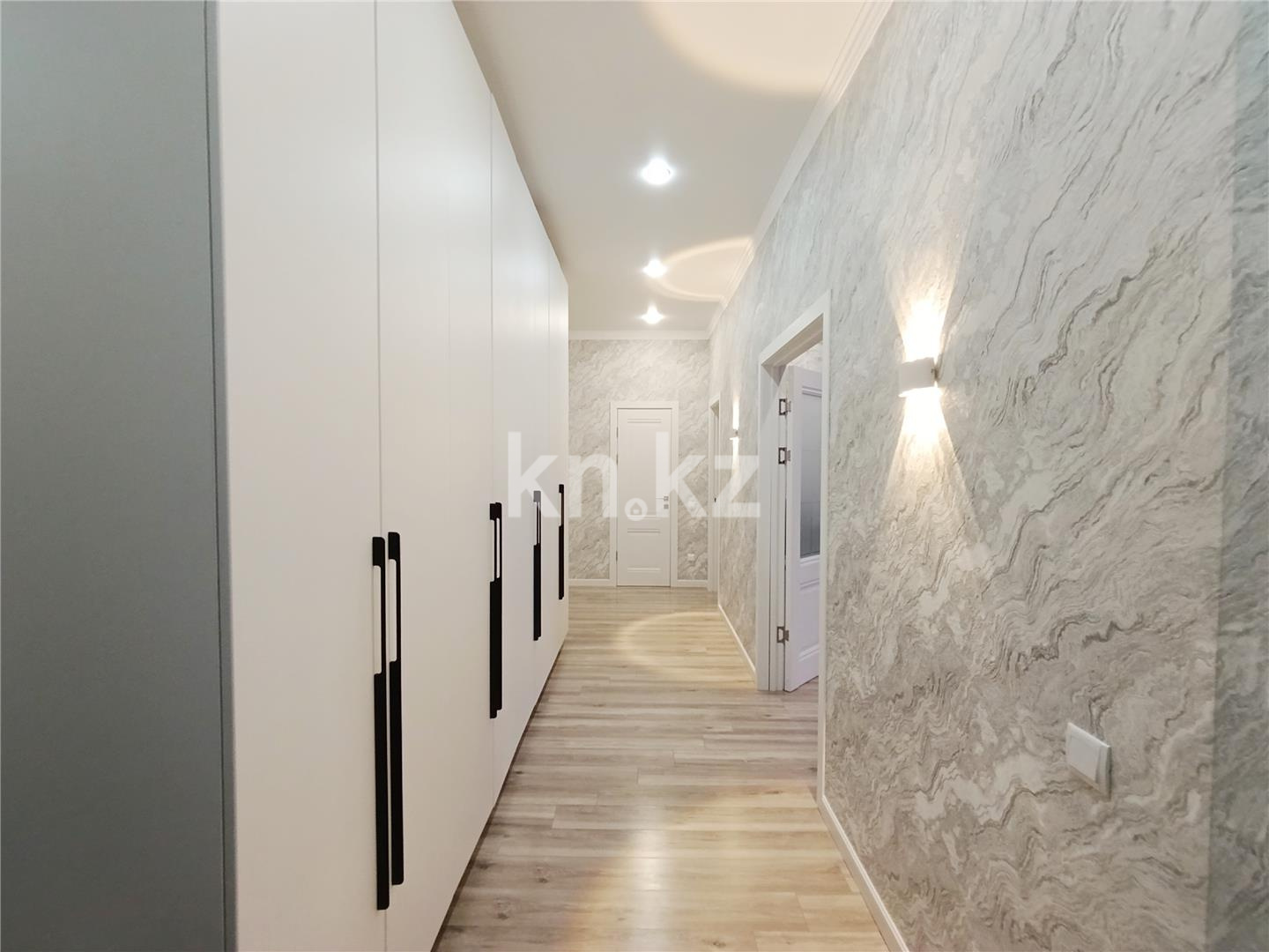 Продажа 3-комнатной квартиры, 94 м², ул. Ашимова, дом  15 в Караганде - фото 22