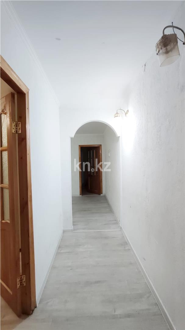 Продажа 3-комнатной квартиры, 57 м², мкр-н 13, дом  33 в Караганде - фото 6