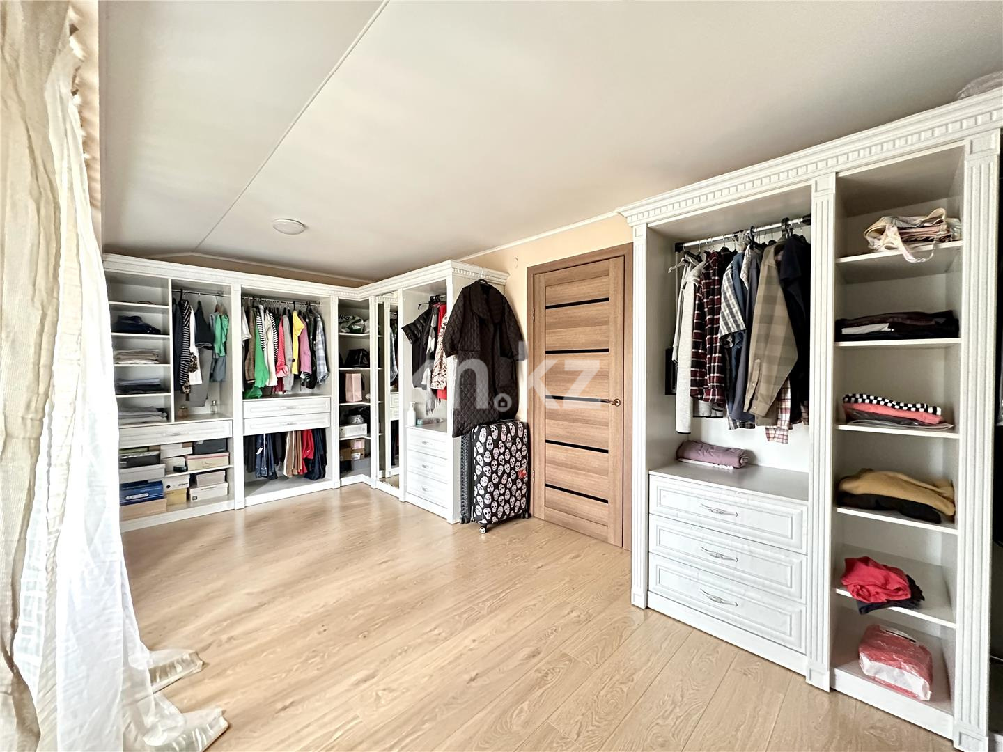 Продажа 6-комнатного дома, 400.7 м² - Продажа домов, коттеджей в Караганде фото 25 из 52