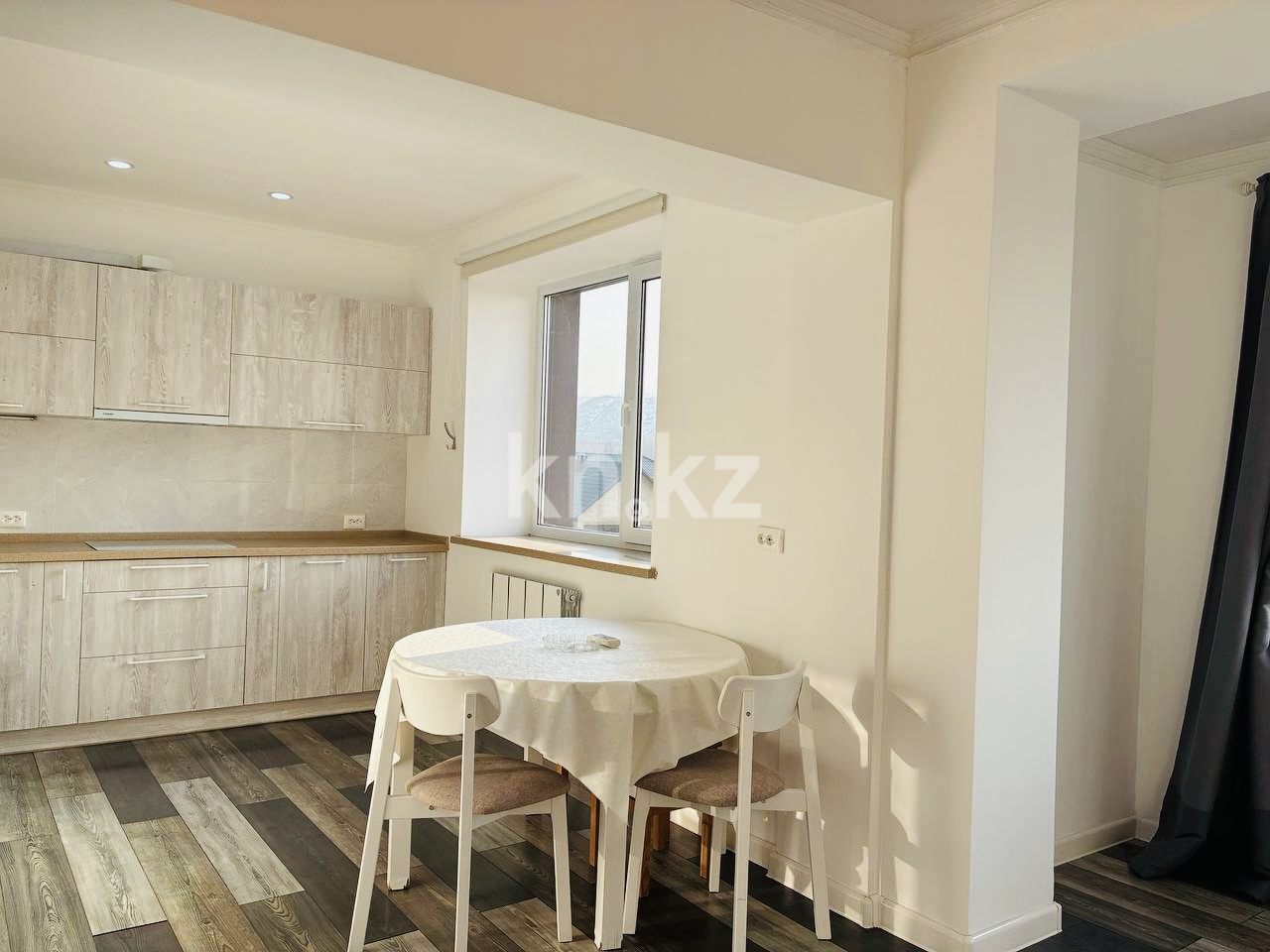 Аренда 4-комнатной квартиры, 100 м², ул. Кенесары хана, дом  98 - Аренда  четырехкомнатных квартир помесячно в Алматы фото 2 из 9