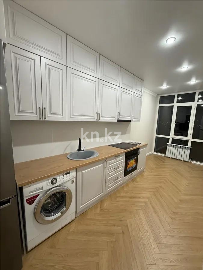 Продажа 1-комнатной квартиры, 38 м², ул. Жолымбет, дом  42/5 в Алматы - фото 2