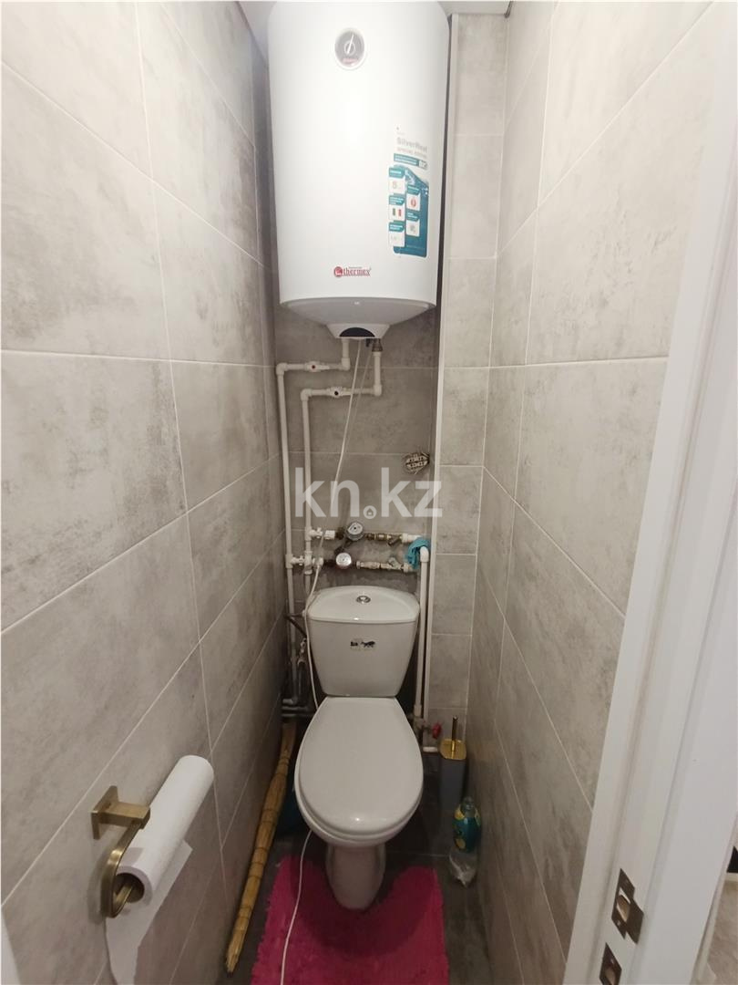 Продажа 2-комнатной квартиры, 47 м², мкр-н 15 в Караганде - фото 9