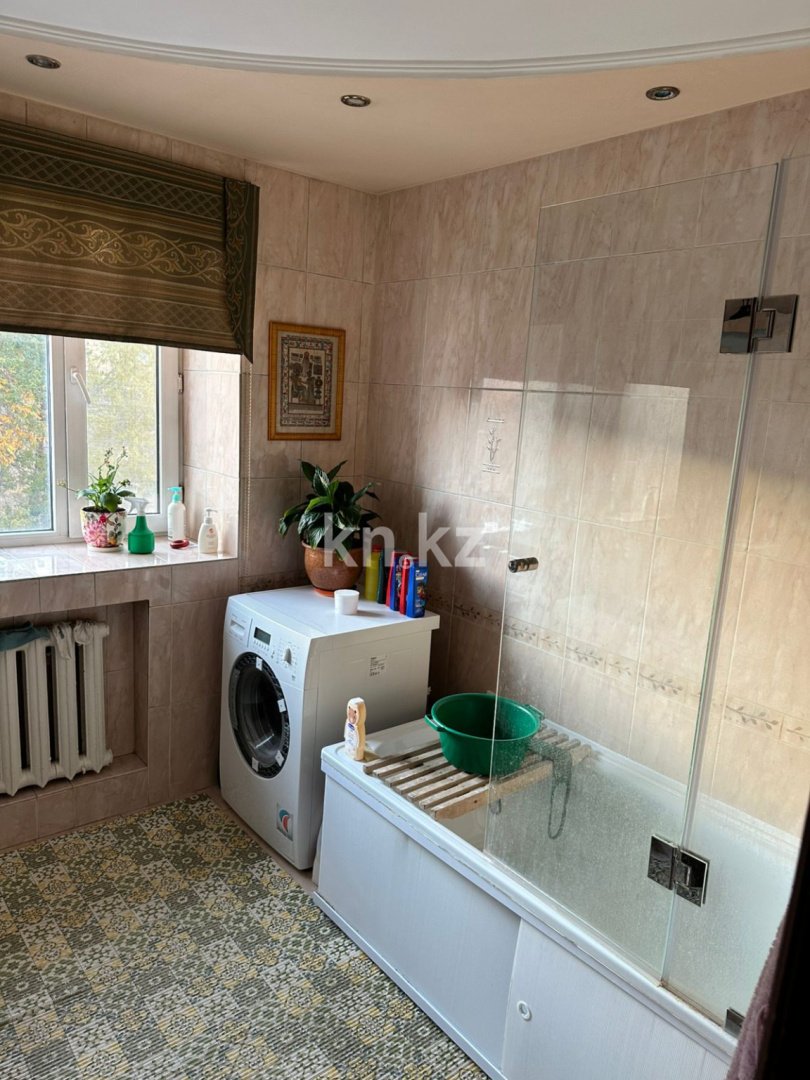 Продажа 6-комнатной квартиры, 220 м², ул. Ержанова, дом  12 - Продажа  пятикомнатных квартир в Караганде без посредников фото 8 из 13