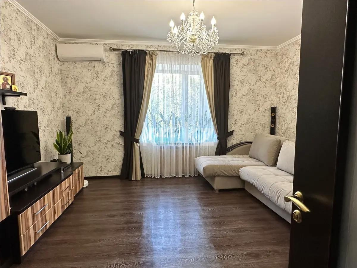 Продажа 2-комнатной квартиры, 57 м², ул. Гвардейская, дом  13 - Продажа  двухкомнатных квартир в Караганде без посредников с фото фото 1 из 6