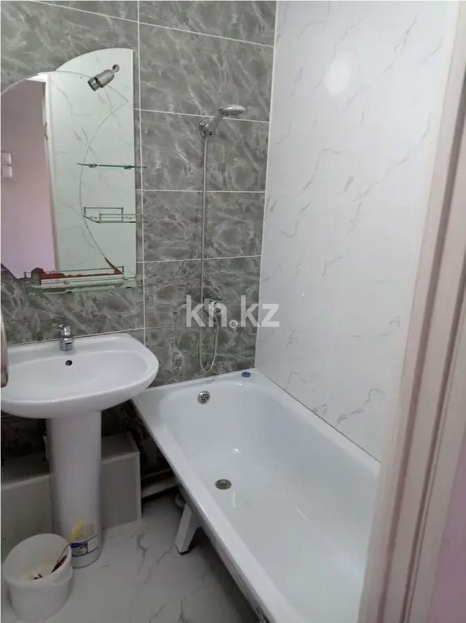 Продажа 2-комнатной квартиры, 44 м², 18 мкр., дом  3 в Караганде - фото 4