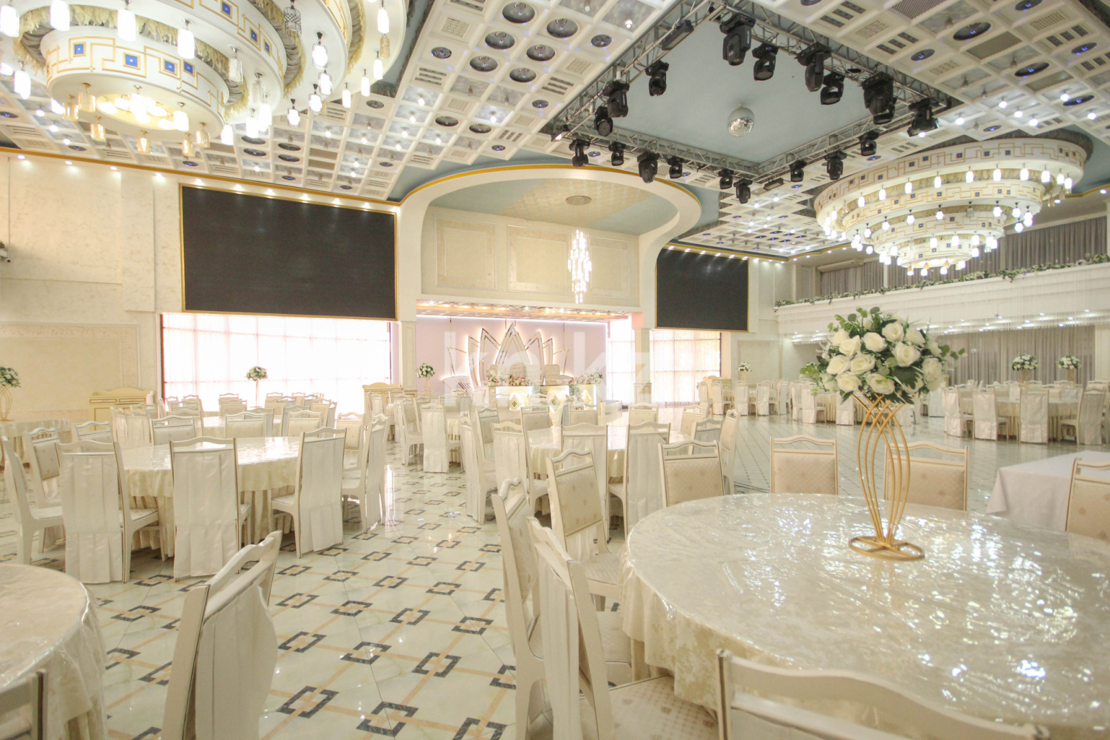 Продажа , 3000 м², пр. Дулати - Продажа действующего бизнеса в Алматы с фото фото 3 из 9