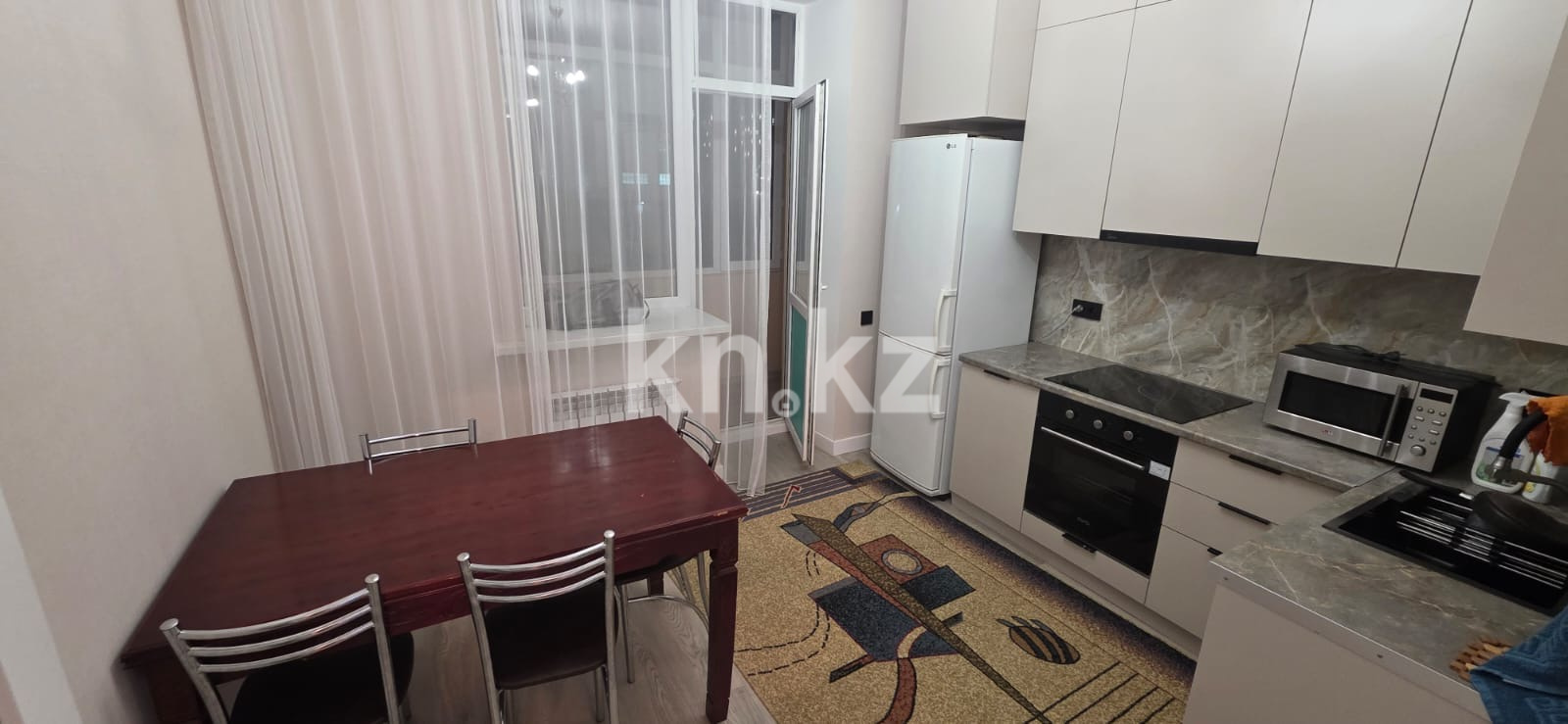 Аренда 1-комнатной квартиры, 40 м² - Аренда квартир помесячно в р-не Нура Астаны фото 2 из 10