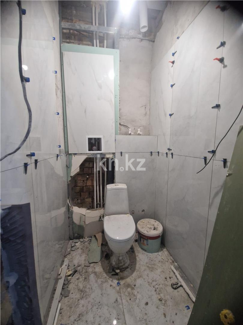 Продажа 4-комнатной квартиры, 145 м², ул. Кулкыбаева, дом  13 в Караганде - фото 5