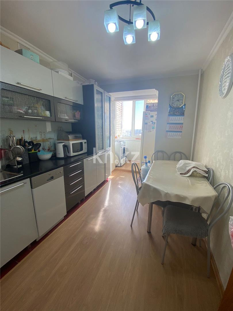 Продажа 4-комнатной квартиры, 80 м², пр. Республики - Продажа  четырехкомнатных квартир в Караганде фото 9 из 13