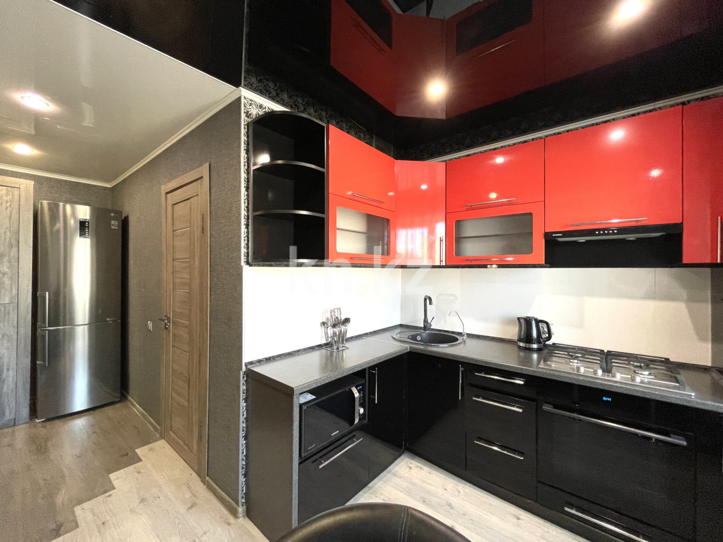 Аренда 2-комнатной квартиры посуточно, 1 м², ул. Кошукова, дом  14а - Аренда квартир посуточно в Петропавловске фото 8 из 12