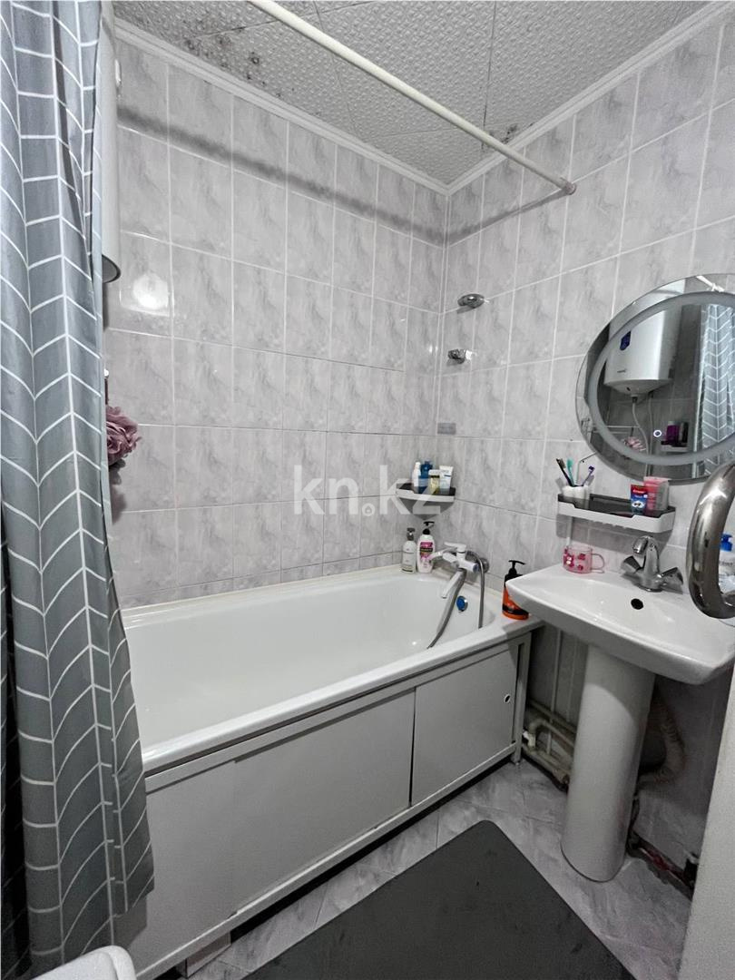 Продажа 3-комнатной квартиры, 72 м², ул. Крылова, дом  60 - Продажа квартир в Караганде фото 14 из 24