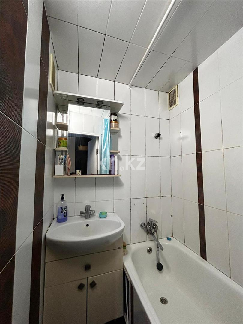 Продажа 3-комнатной квартиры, 69 м², пр. Строителей в Караганде - фото 10