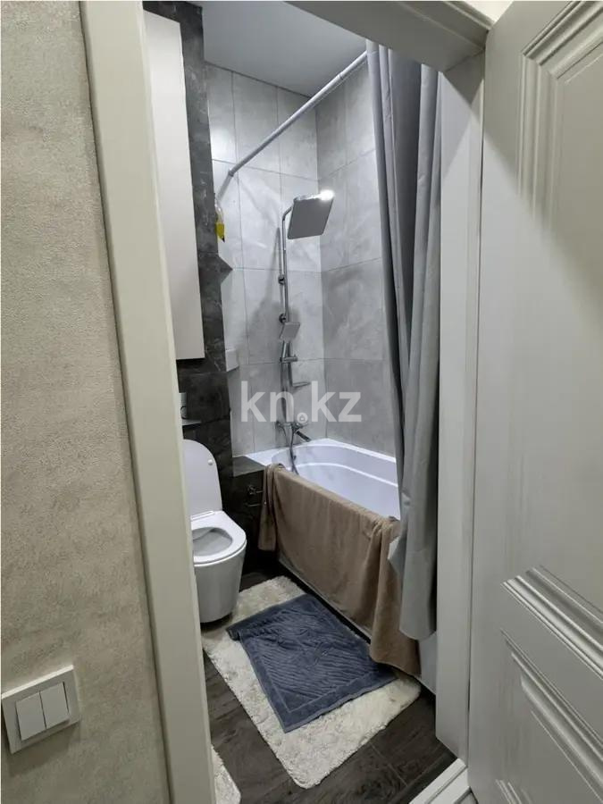 Продажа 3-комнатной квартиры, 92 м², ул. Дюсембекова, дом  83/2 в Караганде - фото 5