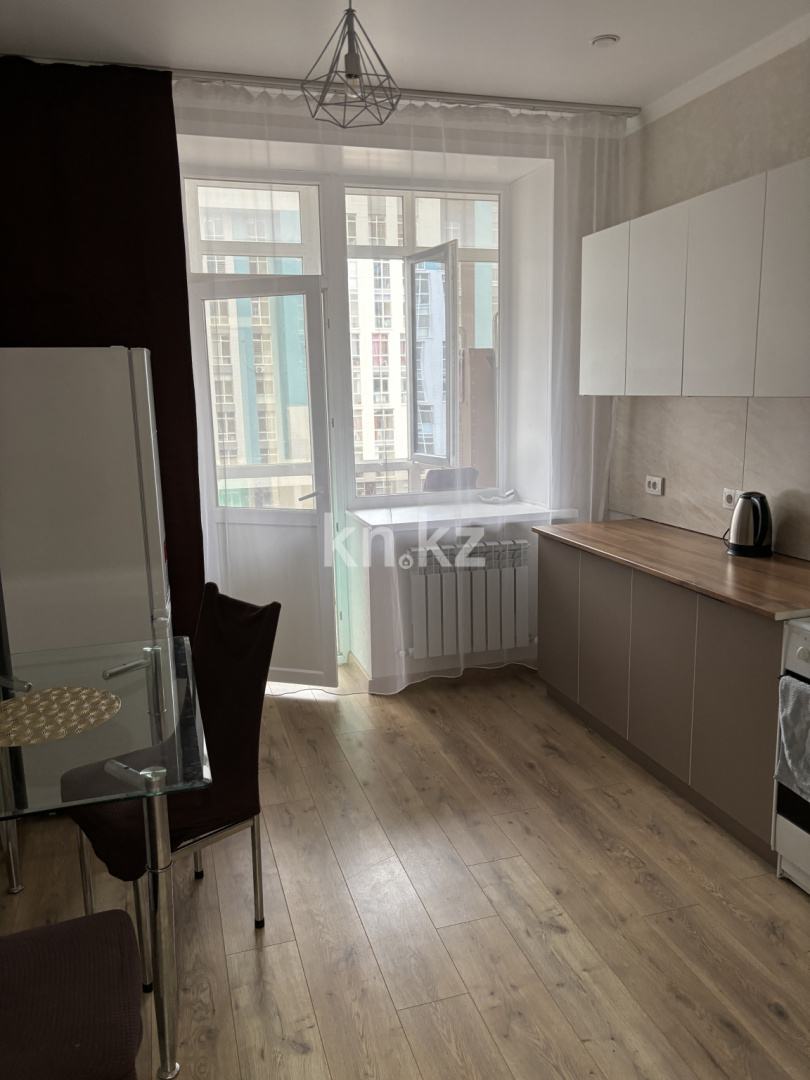 Аренда 1-комнатной квартиры посуточно, 40 м², ул. Байтурсынова, дом  18 - Аренда квартир посуточно в Астане без посредников фото 3 из 6