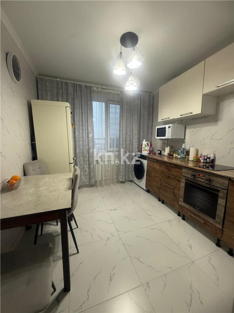 Продажа 3-комнатной квартиры, 64 м², ул. Затаевича (Зональная) - Продажа домов, коттеджей в Карагандинской области фото 1 из 16