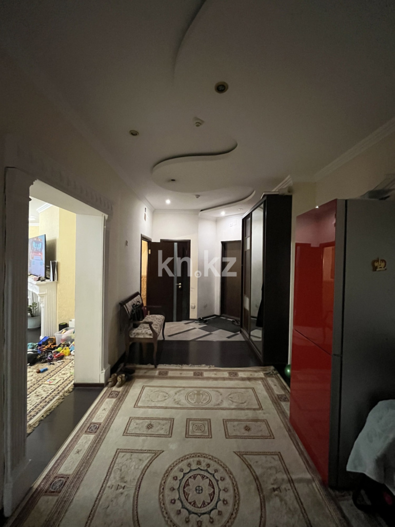Продажа 3-комнатной квартиры, 122 м², ул. Сатпаева, дом  30а в Алматы - фото 15