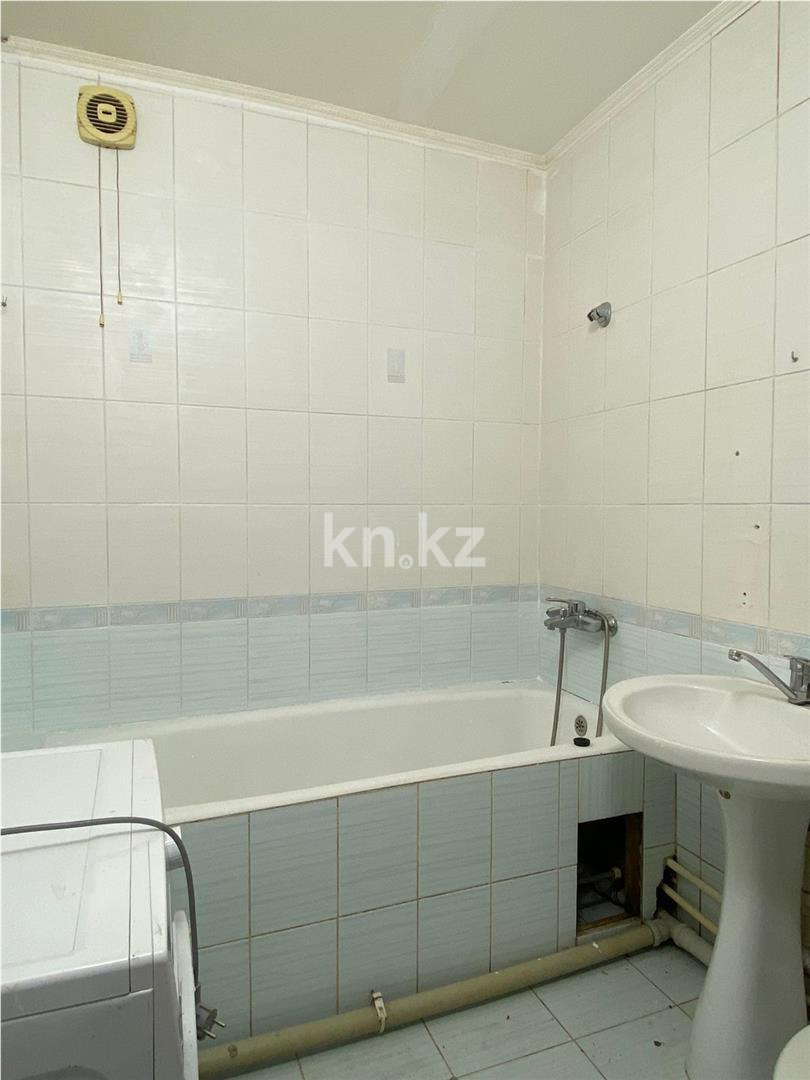 Продажа 1-комнатной квартиры, 35 м², пр. Бухар-жырау в Караганде - фото 4