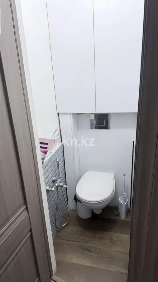 Продажа 3-комнатной квартиры, 52.3 м², ул. Жандосова, дом  174 в Алматы - фото 4