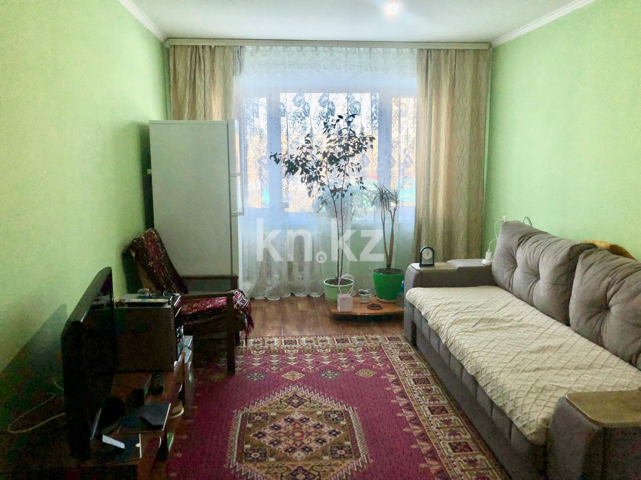 Продажа 3-комнатной квартиры, 63 м², мкр-н 14 - Продажа  трехкомнатных квартир в Караганде фото 1 из 16