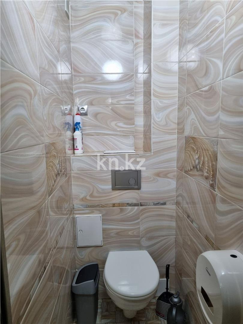 Продажа 4-комнатной квартиры, 90 м², ул. Дюсембекова, дом  4 - Продажа  четырехкомнатных квартир в Караганде фото 12 из 19