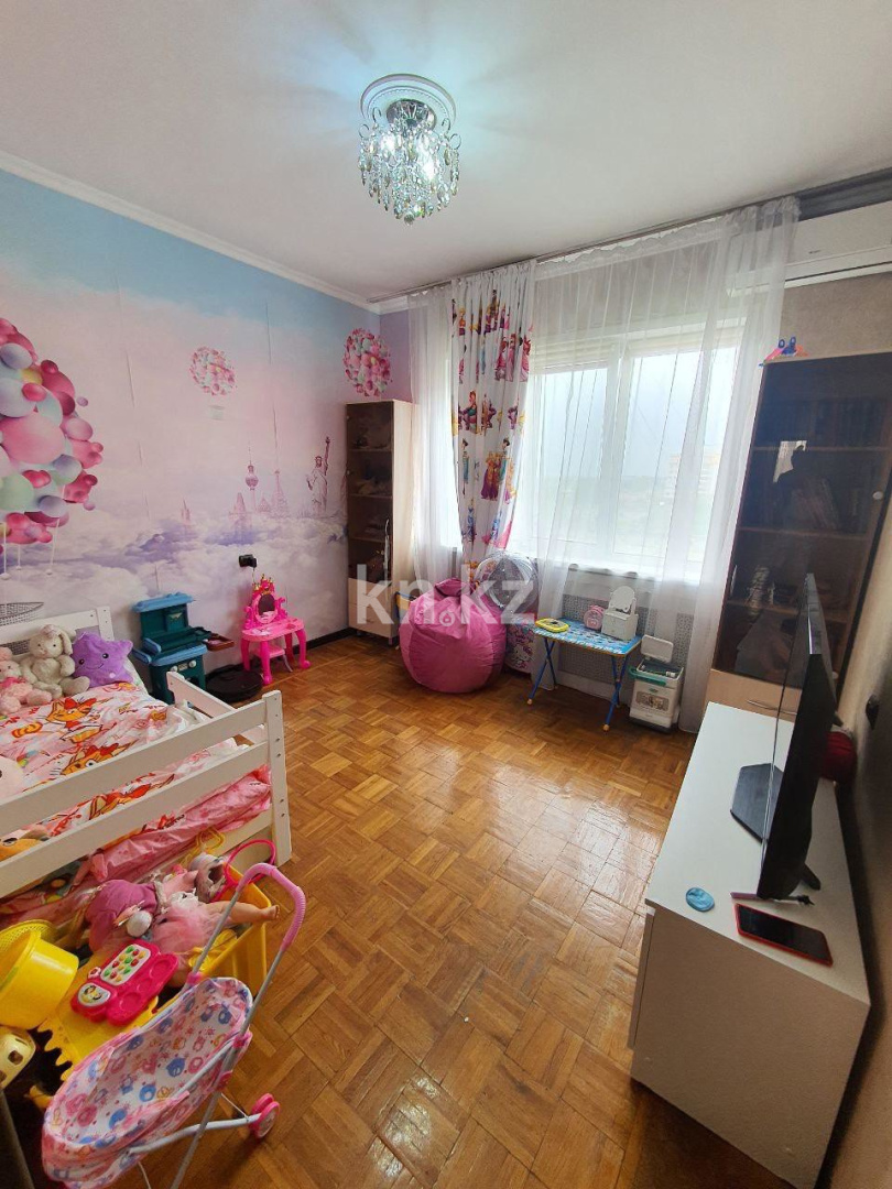 Продажа 4-комнатной квартиры, 93 м², мкр-н Аксай-2 - Продажа  четырехкомнатных квартир в Алматы фото 1 из 33