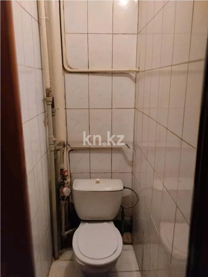 Продажа 3-комнатной квартиры, 60 м², мкр-н Аксай-3, дом  15 в Алматы - фото 4