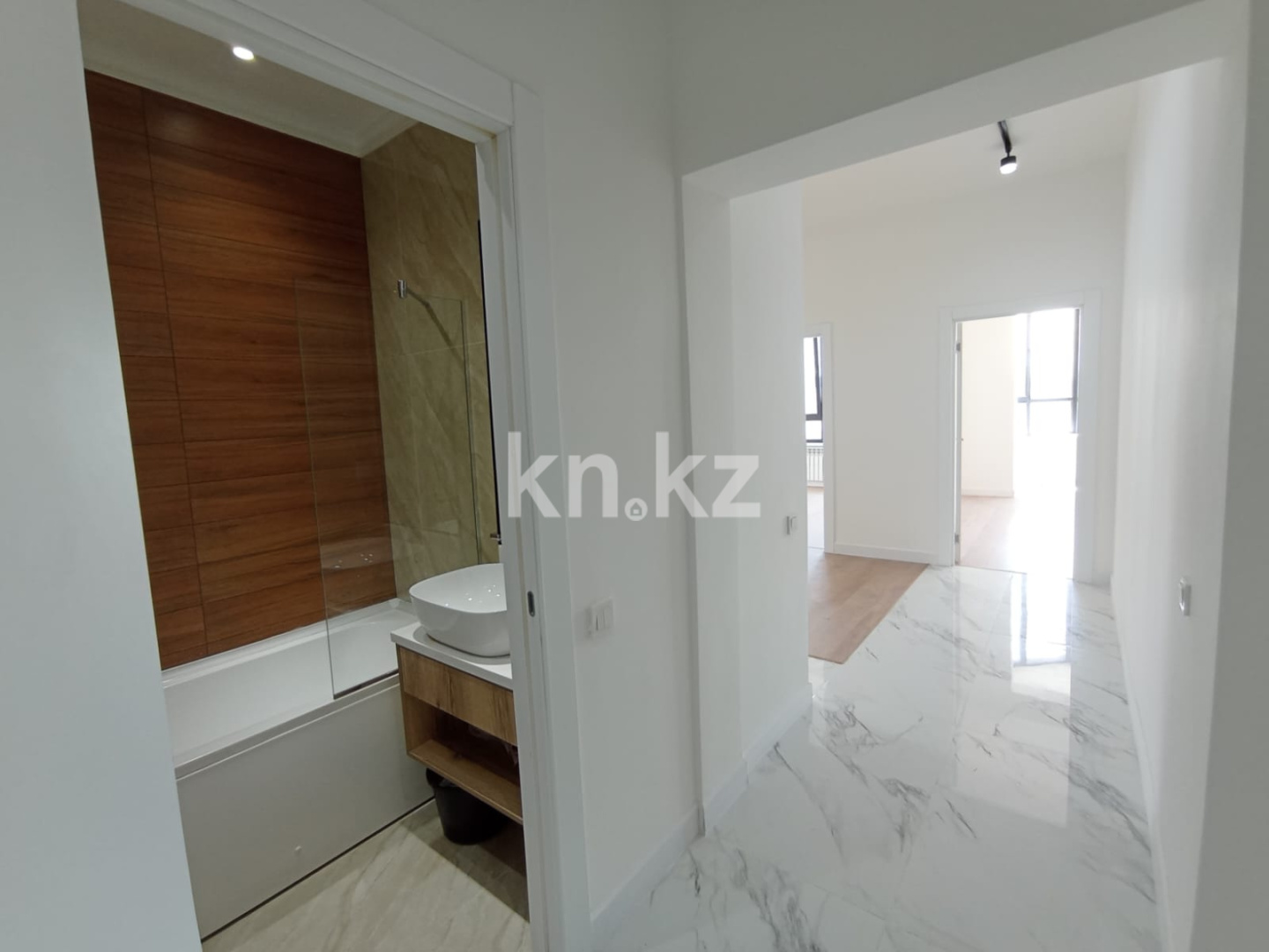 Продажа 2-комнатной квартиры, 82 м² в Алматы - фото 2