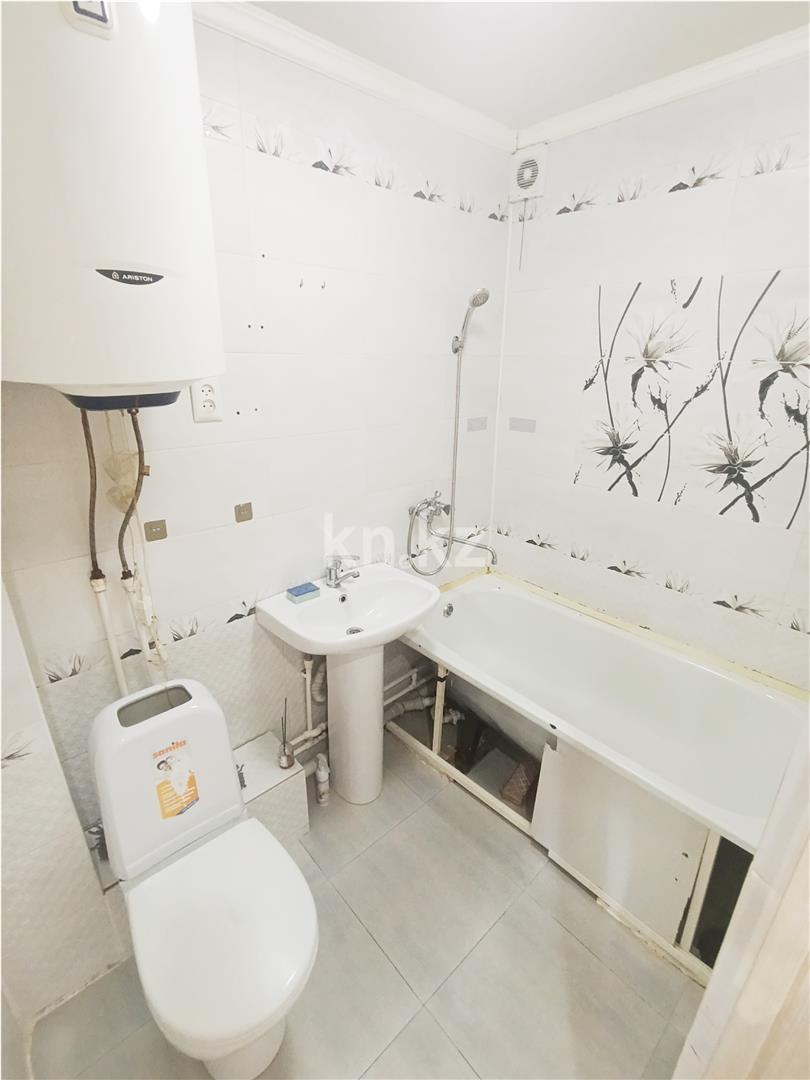 Продажа 3-комнатной квартиры, 62 м², мкр-н 23 - Продажа  трехкомнатных квартир в Караганде фото 12 из 18